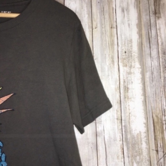 Waters Bluff Grey Pineapple Tee - Picture 2 of 4